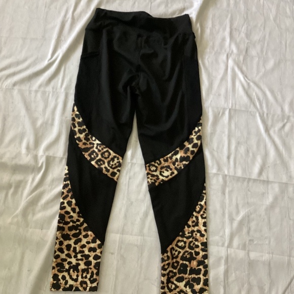 Leopard Print Leggings - Picture 3 of 6
